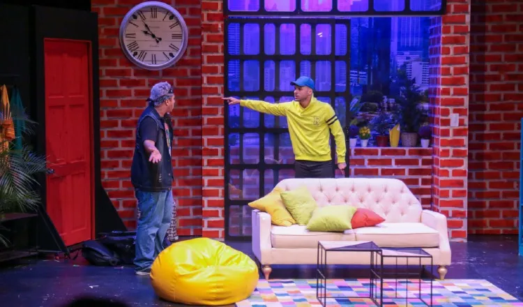 Angel Medina y Pablo Brunstein en una escena de la comedia "Se Alquila', en Teatro Pacific. Cortesía