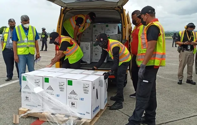 Panamá recibió este martes el lote número 29 de vacunas Pfizer. Foto: Cortesía Minsa