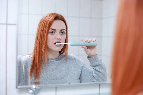 El cepillo de dientes se debe cambiar cada 2 o 3 meses.