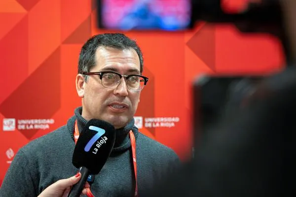 El doctor en Economía y Empresa de la Universidad Autónoma de San Luis de Potosí (México), Juan Carlos Yáñez-Luna, en declaraciones a los medios de comunicación, este miércoles en la Universidad de La Rioja, en Logroño. EFE