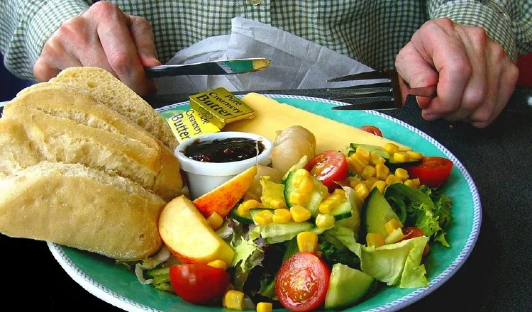 Consumir vegetales. 