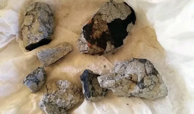 Vista de los fragmentos del meteorito que cayeron en Cuba. EFE