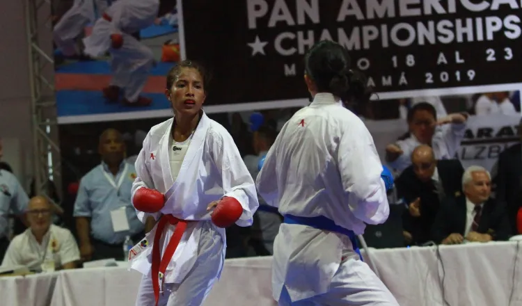 Yaremi Borzelli durante el Panamericano de karate. Anayansi Gamez