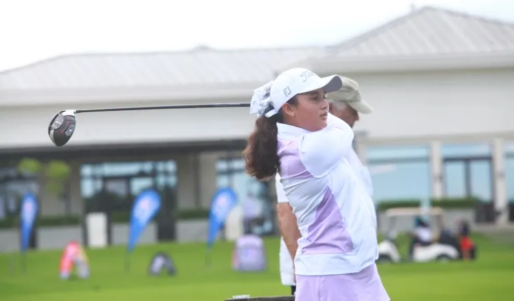 Sara Guadalupe  Luciani es una de las jugadoras del "field". Anayansi Gamez