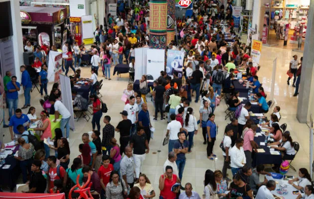 Buscan facilitar la inserción laboral de los buscadores de empleo a través del agrupamiento de empresas en un solo lugar.