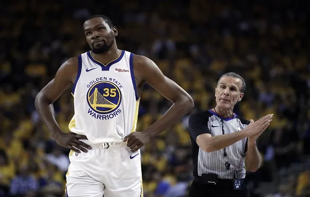 Warriors lideran la serie.