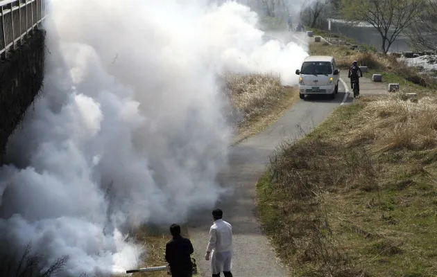 Fumigan contra los mosquitos en Trinidad y Tobago. Foto/ EFE