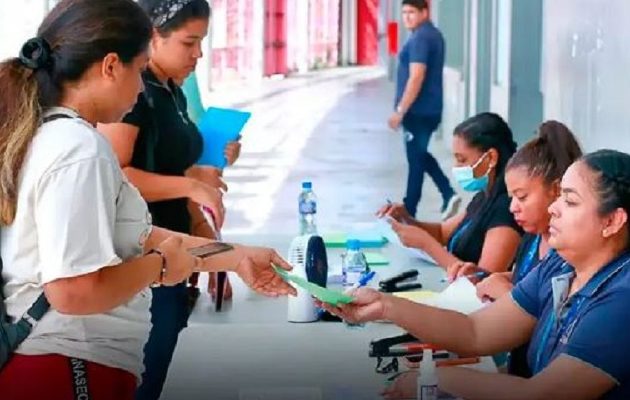 Es necesario que los jóvenes conozcan las necesidades del mercado laboral antes de elegir su futuro profesional.  Cortesía