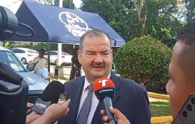 El abogado Carlos Carrillo reiteró  el llamado a que se respete el debido proceso. Foto: EFE