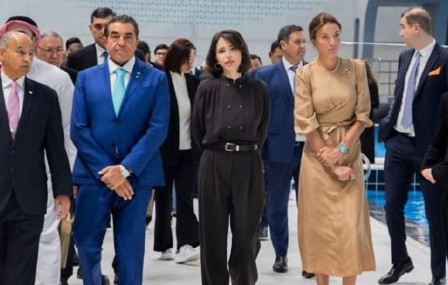 Delgado (centro) asesorará a la federación internacional.  Cortesía