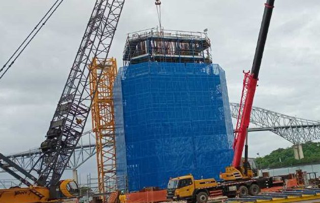 Así luce la construcción de la torre principal de lado este, que alcanza 18 metros de altura. Son 184 metros que se elevará cuando esté lista. Pancho Paz