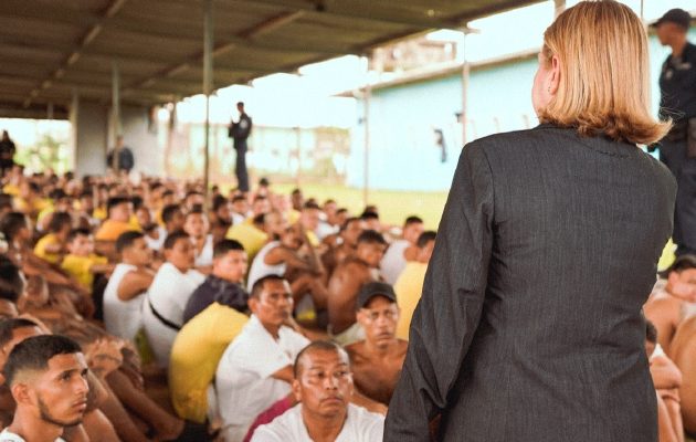 La titular del Mingob reconoció que la fuga de 195 reclusos es "grave"; por tanto, llegarán hasta las últimas consecuencias.  Cortesía
