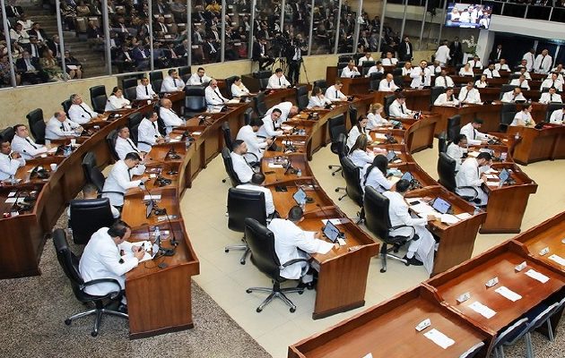 Dos diputados, hasta la fecha, han manifestado sus intenciones de presidir la Asamblea.  Cortesía 