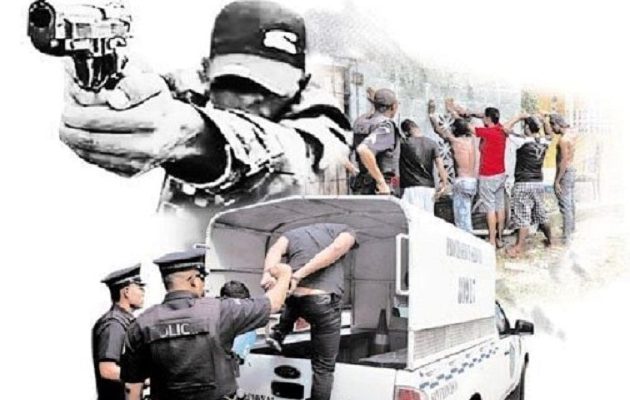 Los jóvenes en estos recintos cumplen condenas por homicidio, violación, robo agravado y posesión ilícita de armas y drogas. Foto: Archivo