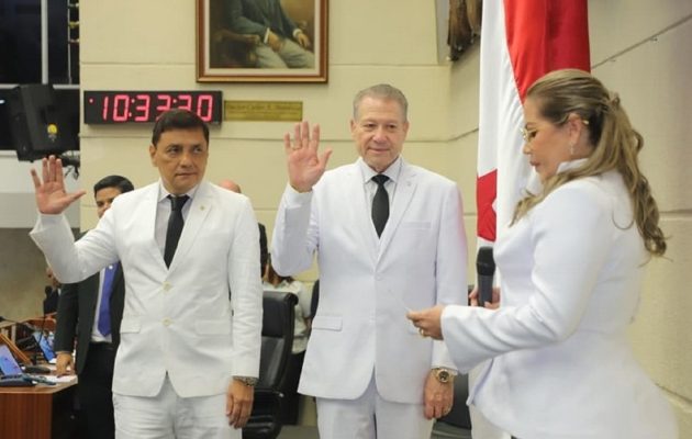 La nueva junta directiva está conformada por: Shirley Castañedas (presidenta), Manuel Cohen (primer vicepresidente) y Manuel Cheng (segundo vicepresidente).  Cortesía 