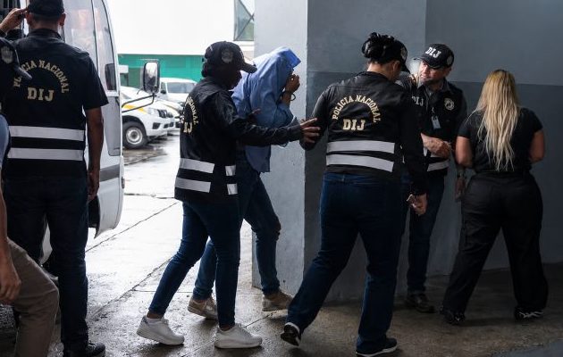 A los presuntos implicados se les acusa de crimen organizado, corrupción de servidores públicos, delitos contra la fe pública, blanqueo de capitales, entre otros.  Cortesía / Mejorada con IA