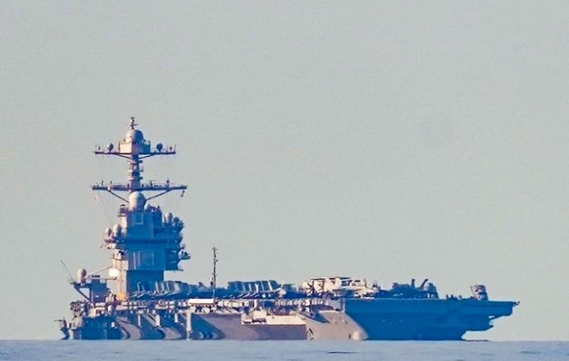 Portaaviones USS Gerald R. Ford entrando en el fiordo de Oslo, en Jeloya (Noruega). EFE/Archivo