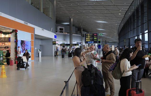 Extendió hasta el 12 de diciembre la suspensión temporal de los vuelos desde y hacia Caracas. Foto: EFE Extendió hasta el 12 de diciembre la suspensión temporal de los vuelos desde y hacia Caracas. Foto: EFE