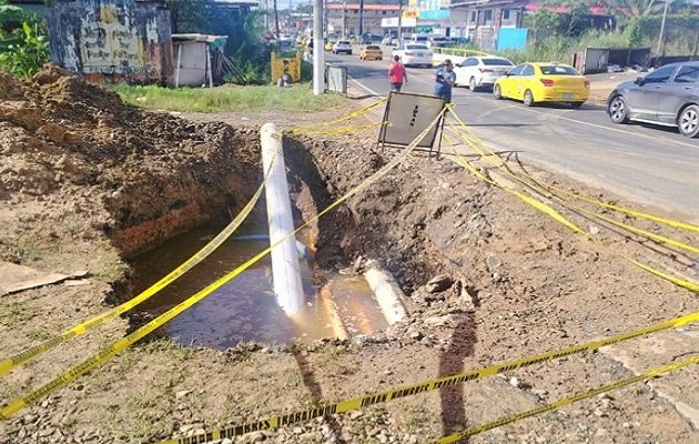 En ocasiones estas roturas se deben a la presión del agua, ante la ampliación de la potabilizadora de Sabanitas. Diomedes Sánchez