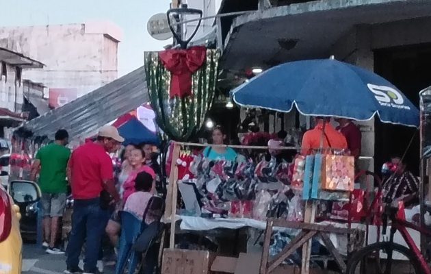 La Policía Nacional informó el reforzamiento de los operativos de vigilancia en las zonas comerciales. Foto: Thays Domínguez La Policía Nacional informó el reforzamiento de los operativos de vigilancia en las zonas comerciales. Foto: Thays Domínguez