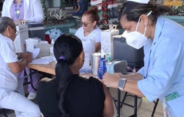 Las autoridades de salud recomiendan vacunarse contra la influenza. Foto: Cortesía