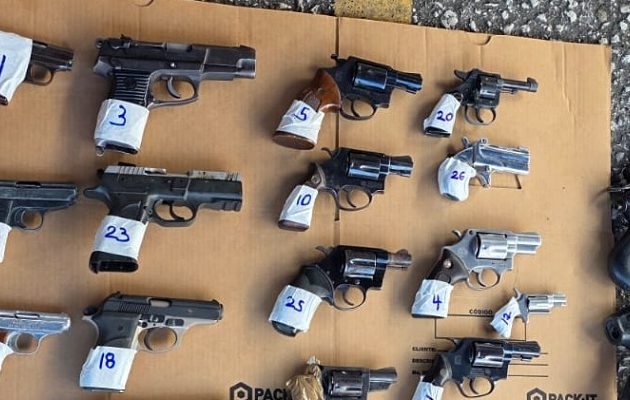 Armas entregadas, las cuales, posteriormente, son destruidas. Foto: Cortesía Gobernación de Panamá