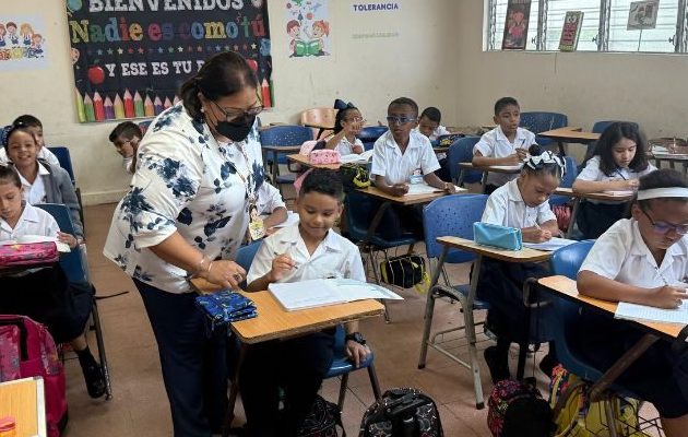El Ejecutivo también impulsa una nueva ley de educación. Foto: Archivo