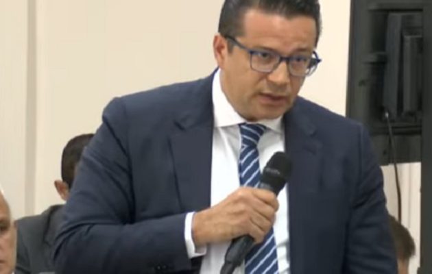 El abogado Basilio González durante la audiencia de Odebrecht. Foto: Cortesía El abogado Basilio González durante la audiencia de Odebrecht. Foto: Cortesía