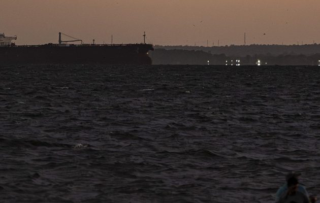 Buques petroleros este sábado, en Maracaibo (Venezuela). Foto: EFE