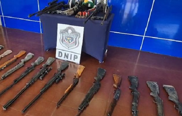 Las investigaciones continúan para determinar el origen de las armas y si estarían vinculadas a otros hechos delictivos. Foto. Policía Nacional Las investigaciones continúan para determinar el origen de las armas y si estarían vinculadas a otros hechos delictivos. Foto. Policía Nacional