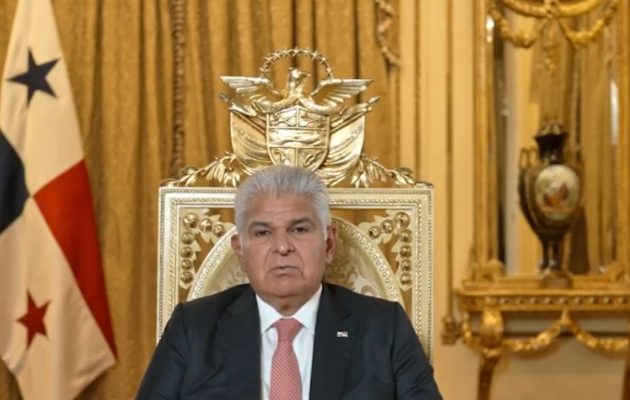 Mulino durante el discurso.