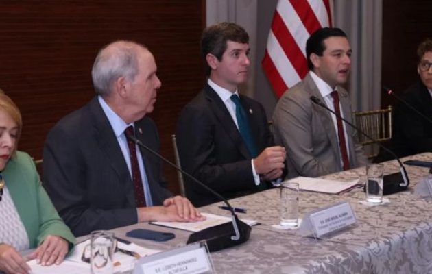 Primer encuentro binacional para la conformación del Grupo de Trabajo Interinstitucional para la Exención de Visas. Foto: Cortesía Primer encuentro binacional para la conformación del Grupo de Trabajo Interinstitucional para la Exención de Visas. Foto: Cortesía