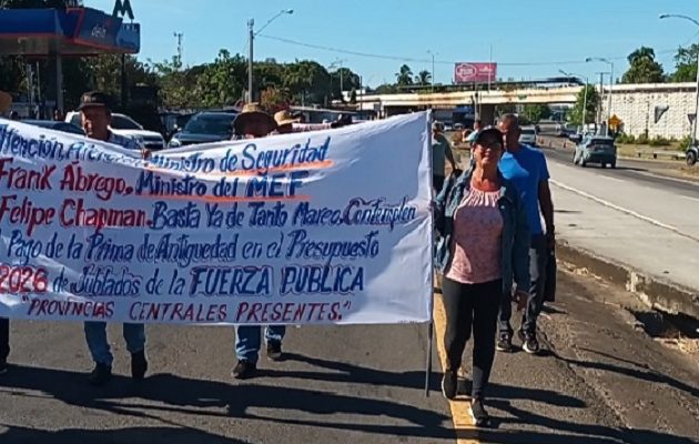 Los policías jubilados han afirmado que continuarán luchando hasta lograr una solución definitiva a su situación. Foto. Melquíades Vásquez
