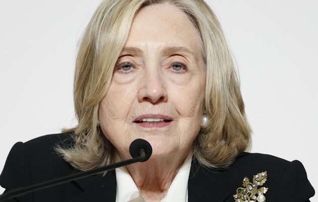 La exsecretaria de Estado no disimuló su malestar por las tácticas de los republicanos.