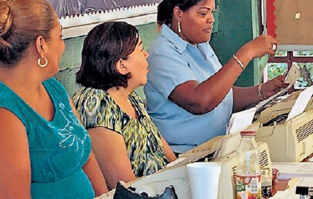 Los miembros de la junta directiva se mantendrán en el cargo por 3 años sin posibilidad de reelección inmediata ni consecutiva.  Archivo 