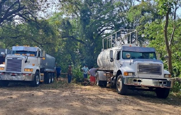Según los registros del MINSA, 249,900 galones de agua extraídos de fuentes hídricas autorizadas por MiAmbiente han sido clorados. Foto. Eric Montenegro Según los registros del MINSA, 249,900 galones de agua extraídos de fuentes hídricas autorizadas por MiAmbiente han sido clorados. Foto. Eric Montenegro