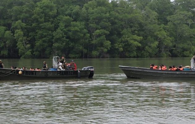 Traslado de docentes. Cortesía