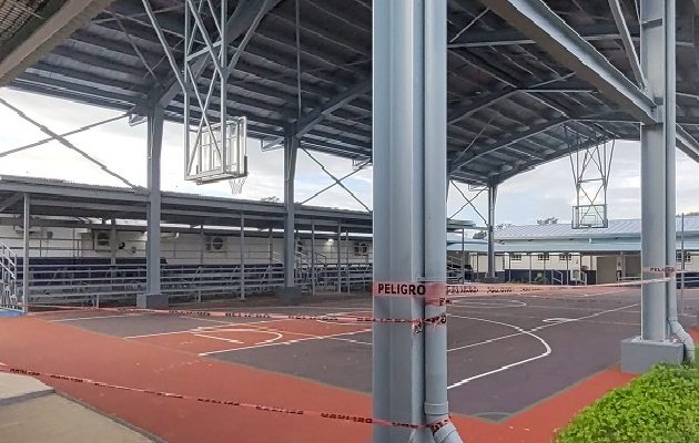 Rufino Rodríguez, director regional del MEDUCA, informó que los trabajos de diseño, desarrollo de planos, construcción y remodelación integral del colegio tuvieron un costo superior a los 19 millones de dólares. Foto. Eric Montenegro