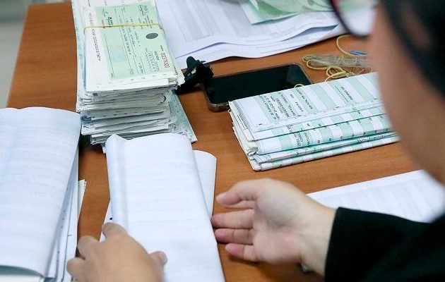 El Ifarhu aspirar a pagar con cuenta bancaria y eliminar los cheques. Foto: Archivo