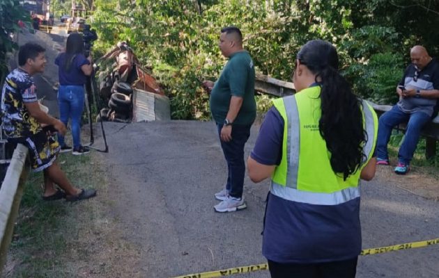 De los tres puentes vehiculares existentes para acceder al corregimiento de Villa Carmen de Capira, dos son inutilizables. De los tres puentes vehiculares existentes para acceder al corregimiento de Villa Carmen de Capira, dos son inutilizables.