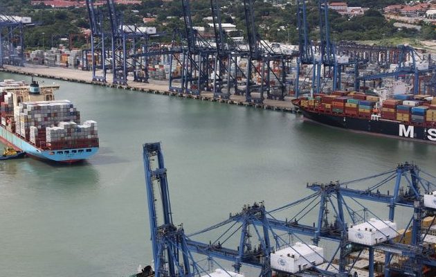 Panamá asumió la posesión de los puertos de Balboa y Cristóbal. Foto: Cortesía