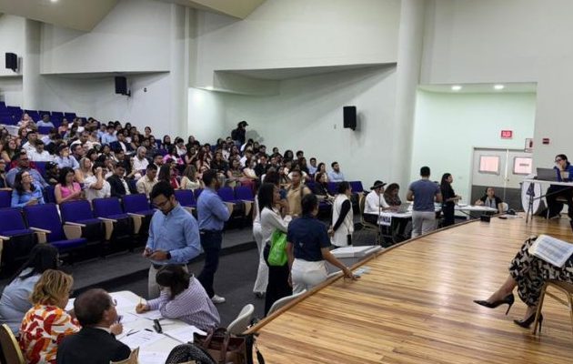 Durante el proceso se asignaron 135 plazas en la CSS y 261 en el Minsa. Foto: Cortesía Durante el proceso se asignaron 135 plazas en la CSS y 261 en el Minsa. Foto: Cortesía