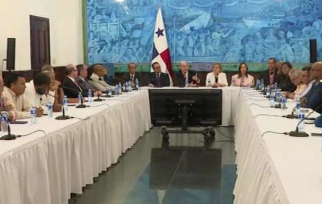 Reunión entre el Gobierno y gremios transportistas.