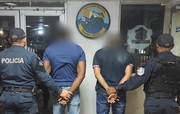 Uno de los aprehendidos mantiene un oficio de subrogado emitido por el Juzgado de Cumplimiento del Circuito Judicial de Panamá.