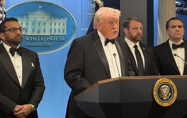 El presidente de los Estados Unidos, Donald Trump, habla en una rueda de prensa tras el ataque. Foto: EFE