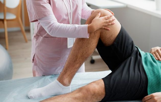 El ácido hialurónico se utiliza en el tratamiento de la artrosis de rodilla. Foto: Freepik