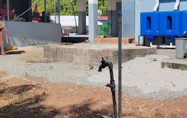Los tanques de almacenamiento de la escuela son abastecidos dos veces a la semana por carros cisterna del Instituto de Acueductos y Alcantarillados Nacionales (IDAAN).