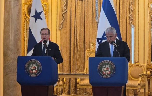 El presidente del Estado de Israel, Isaac Herzog, junto a su homólogo panameño, José Raúl Mulino. Foto: Vivian Jiménez