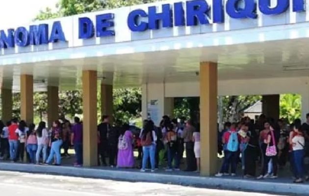 Los estudiantes están preocupados por lo que pasa en la universidad.