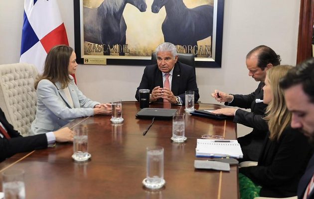 El presidente José Raúl Mulino junto a María Corina Machado. Foto: Cortesía